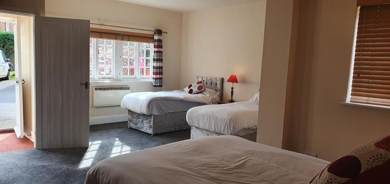 Bed and Breakfast The Coach And Horses Winchester Exterior foto
